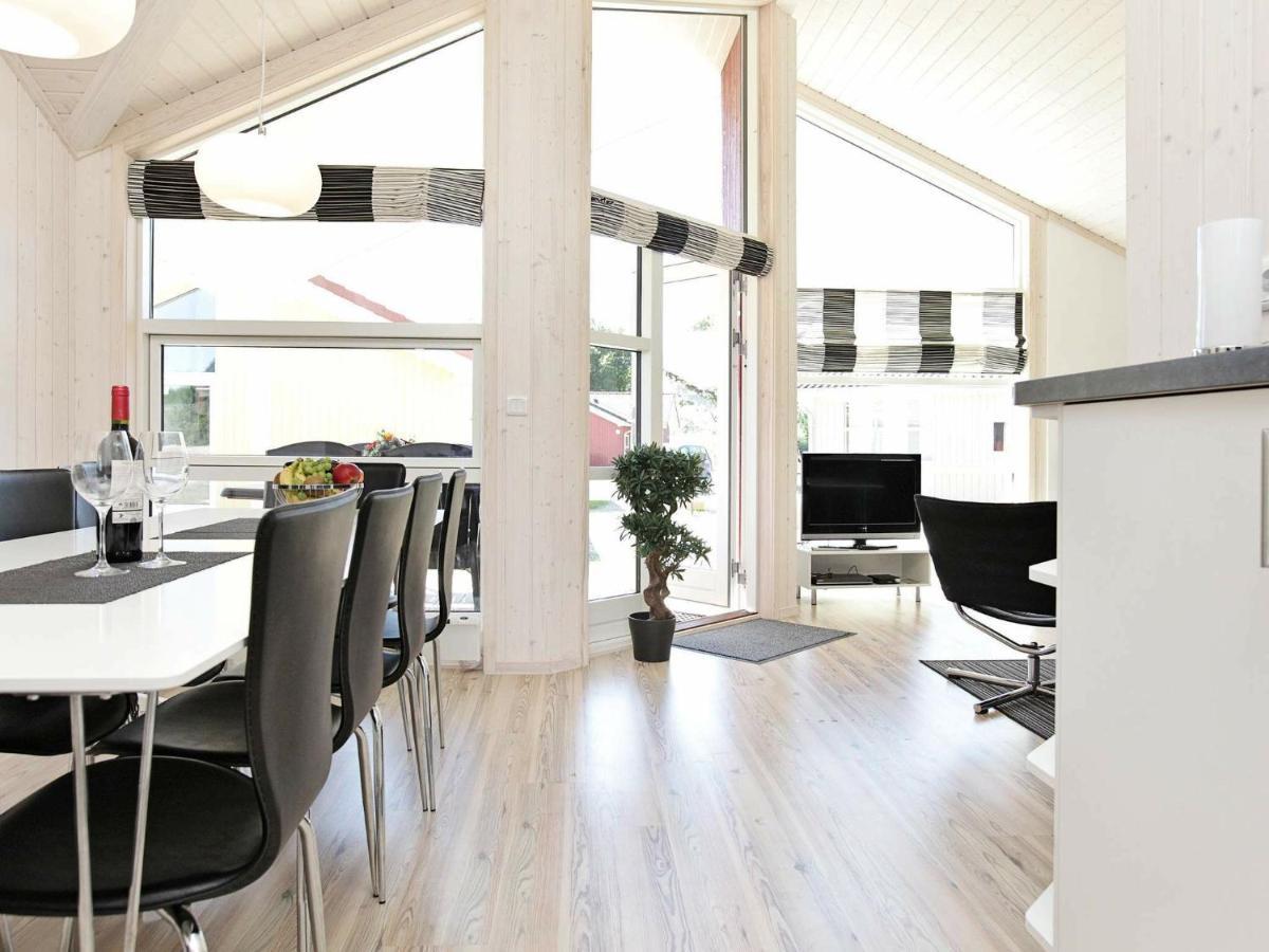 Four-Bedroom Holiday Home In Grossenbrode 1 Esterno foto