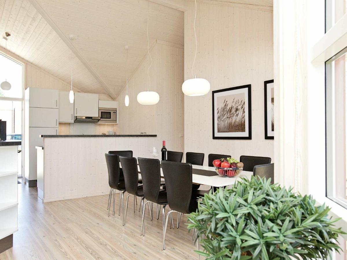 Four-Bedroom Holiday Home In Grossenbrode 1 Esterno foto