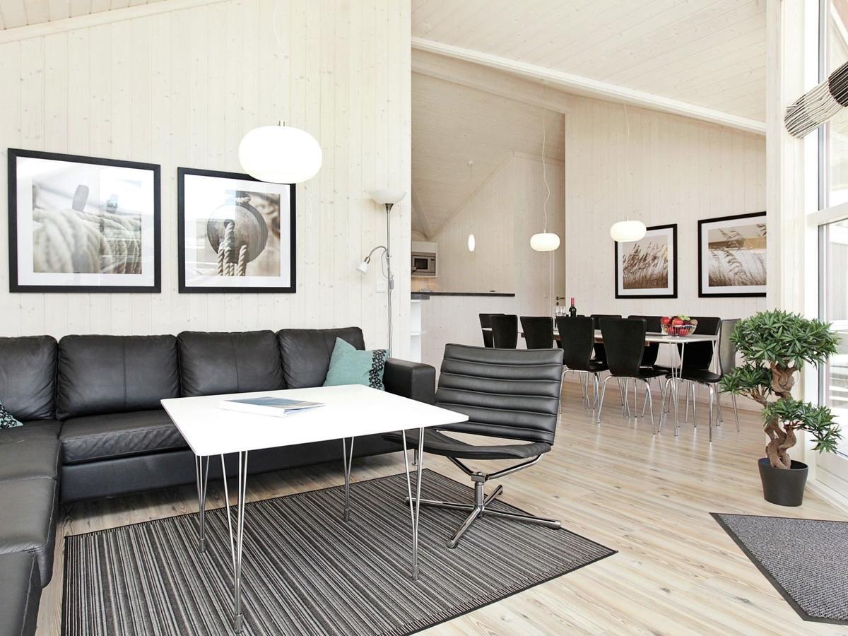 Four-Bedroom Holiday Home In Grossenbrode 1 Esterno foto